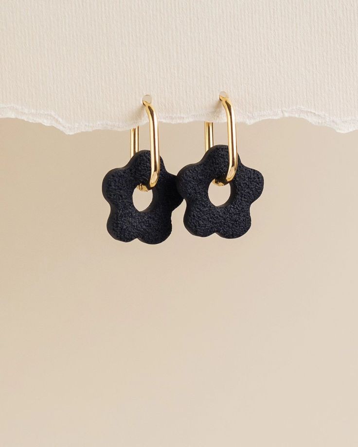Round hoop earrings with flower charms (color of your choice)_4