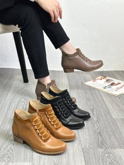 Medical brush shoe