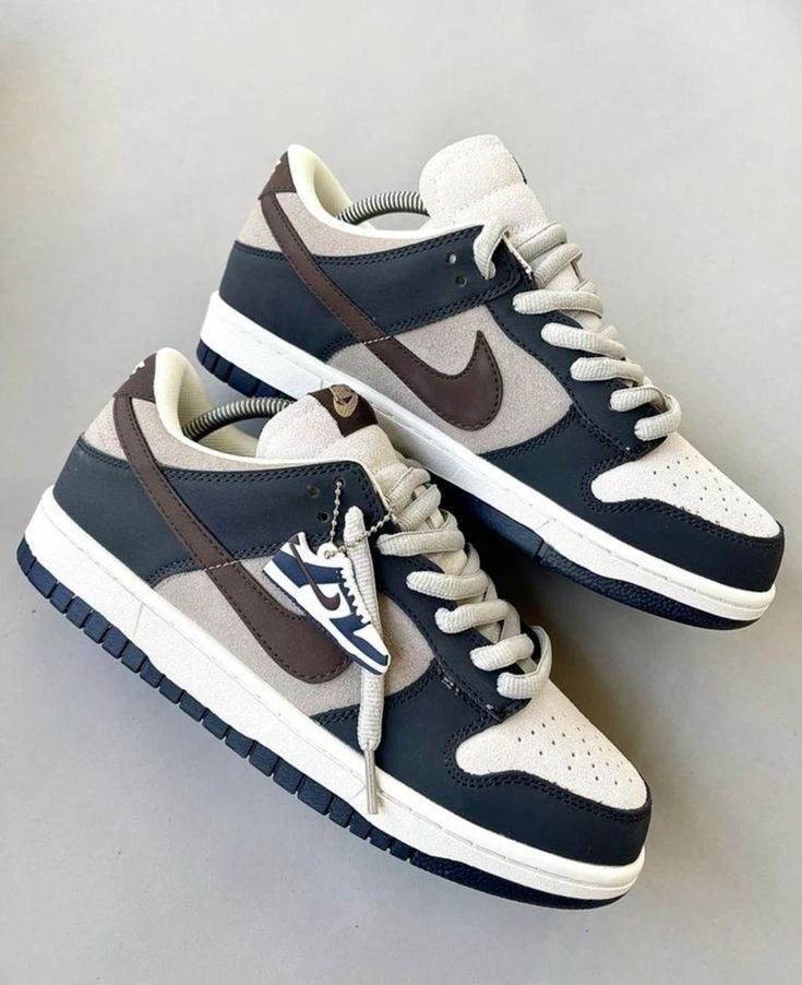 Sneakers_2