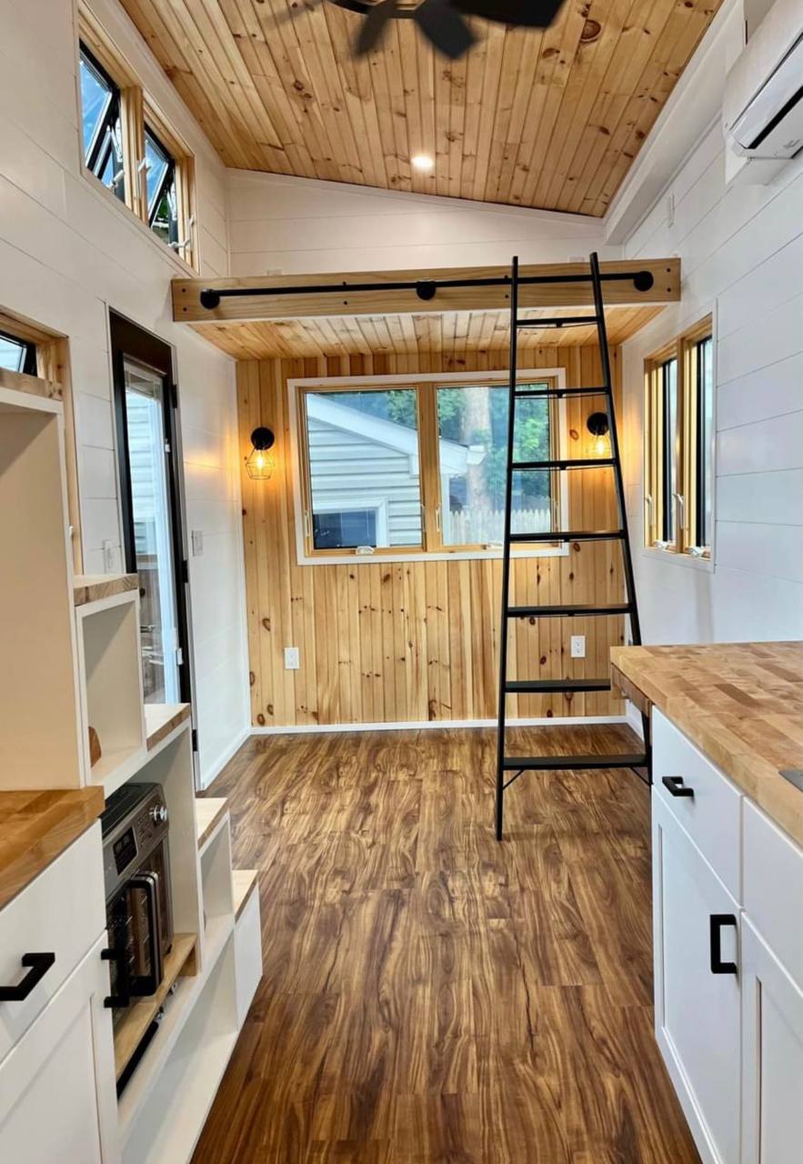 New 2023 Tiny House on Wheels