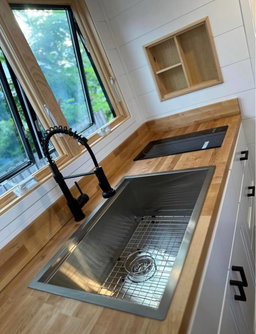 New 2023 Tiny House on Wheels