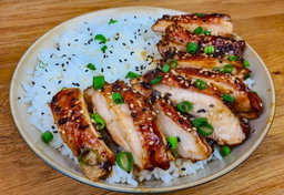 Poulet yakitori avec riz frit à la japonaise (comme celui du Costco)