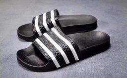 Claquettes sportives 