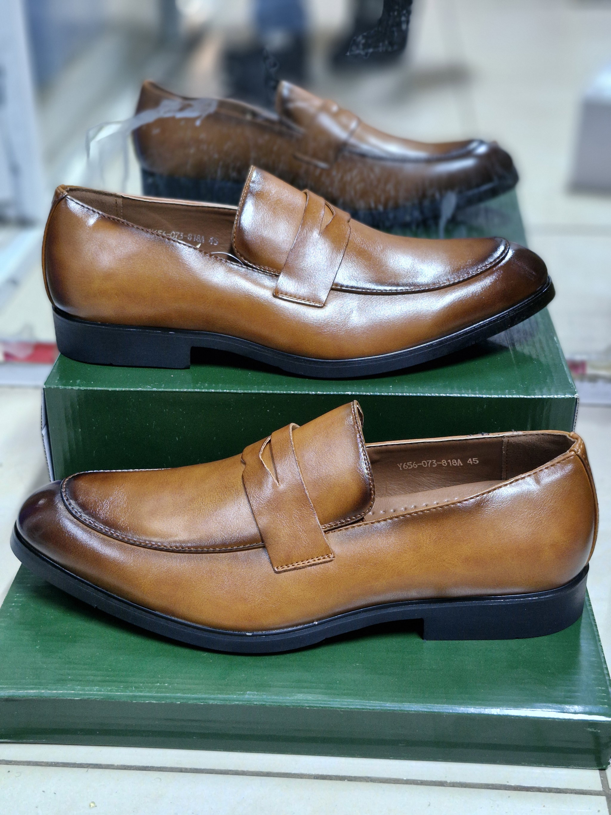 MOCCASIN BROWN OFFICIALS _0