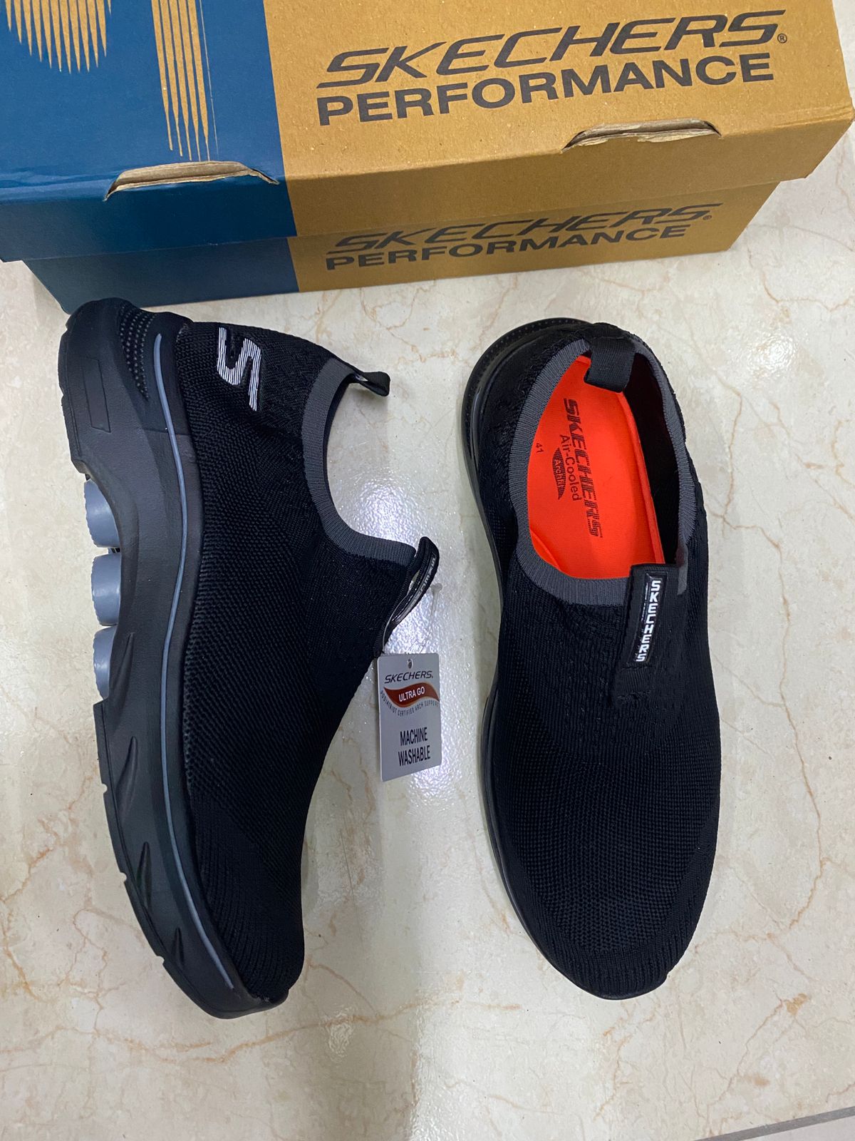 SKECHERS_2