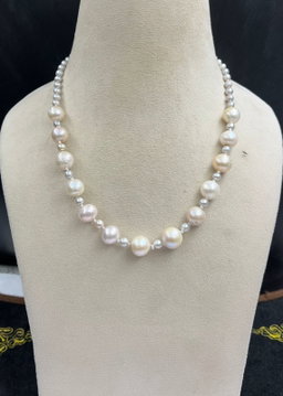 Freshwater Pearl in Sterling silver lock 