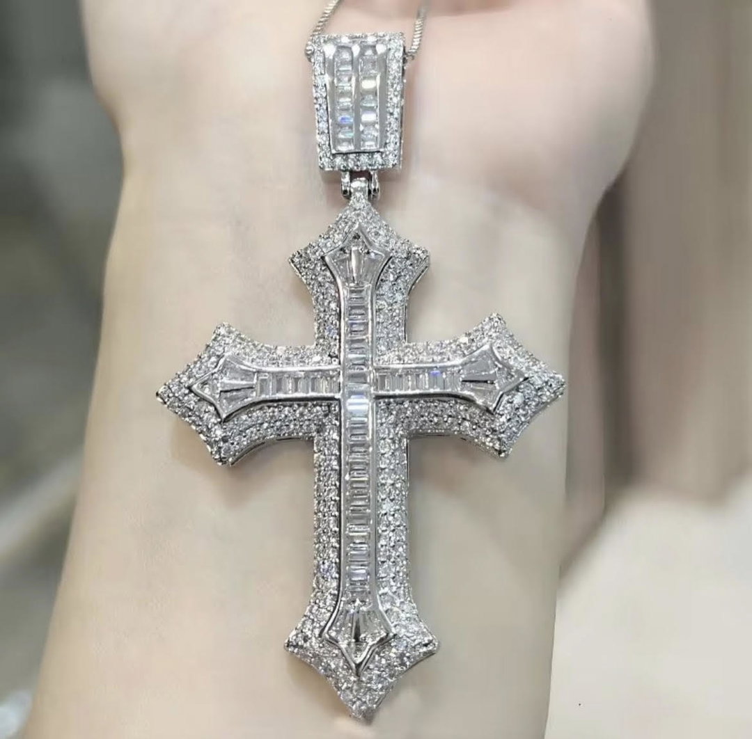 Cross VVS Baguette & Round Cut Pendant