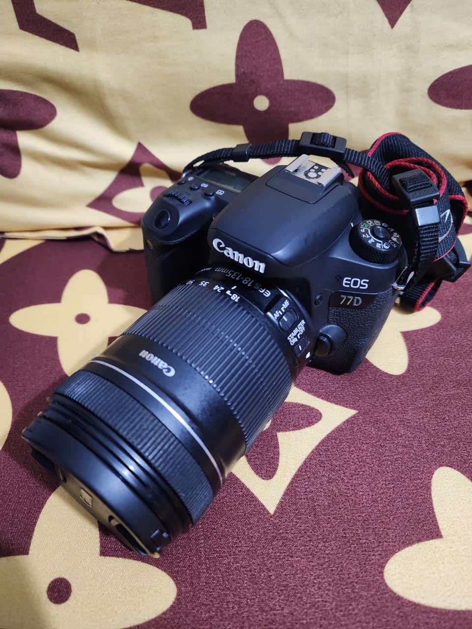 Canon eos 77d + 18-135mm_0