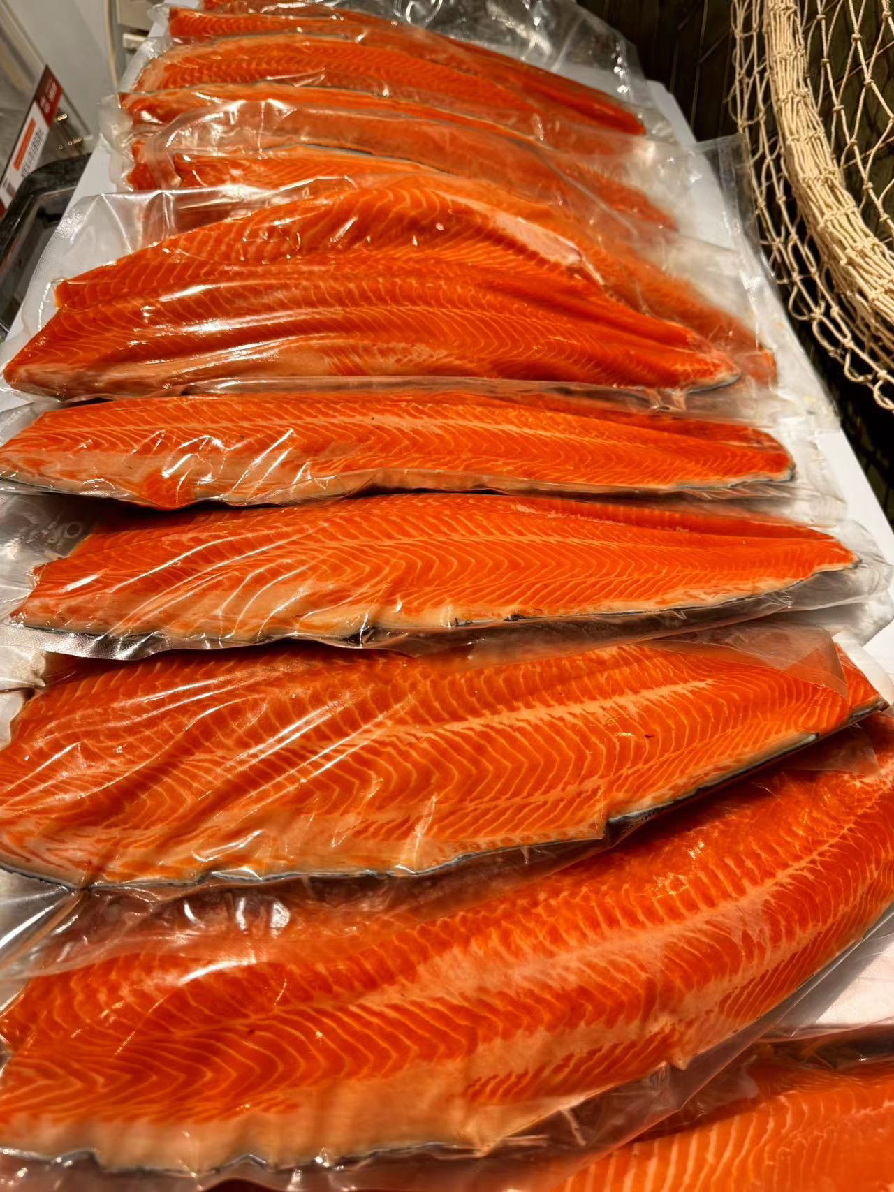 Salmon Fillet 三文鱼肉 4-5kg_0
