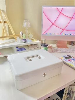 Cash box ♡  (𝙋𝙧𝙚-𝙤𝙧𝙙𝙚𝙧)