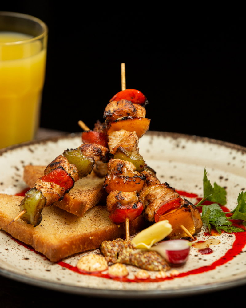 Croutillant de brochette de poisson pommes sautées_0