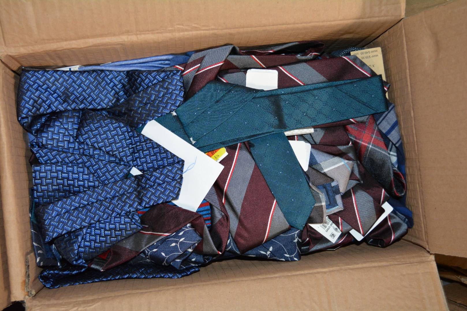 HE Department Store Shelf-Pull Men's Casual Wear Lots_4