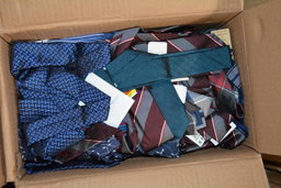 HE Department Store Shelf-Pull Men's Casual Wear Lots