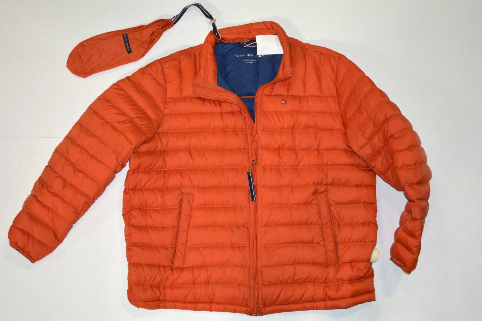 HE Department Store Shelf-Pull Men's Casual Wear Lots_10