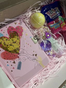 Surprise Gift Box - Girls time out🧘🏻‍♀️🛀