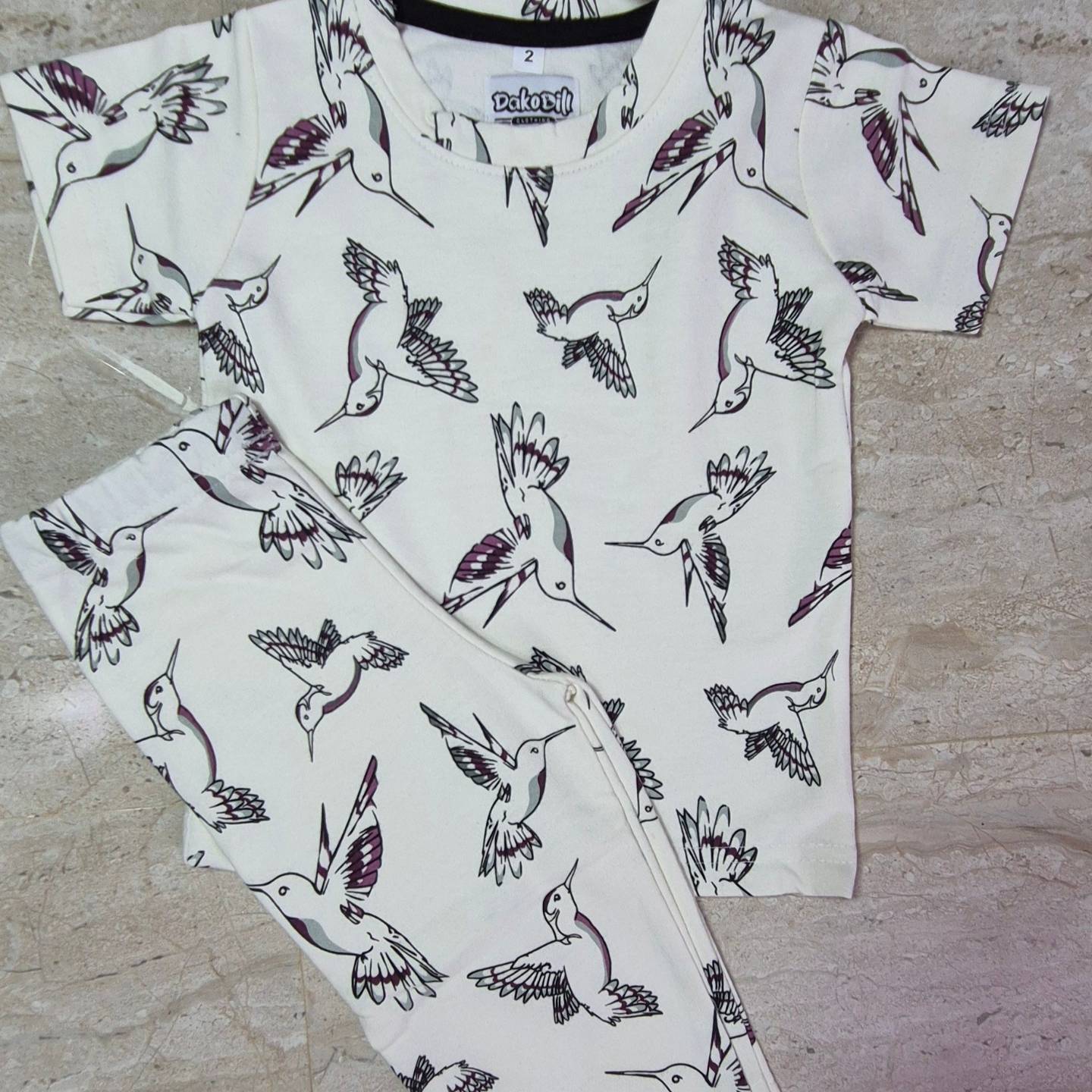 Bird-themed night set_0