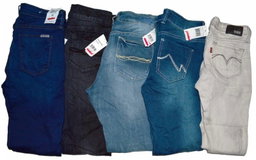HE Department Store Shelf-Pull Junior's Clothing Lots