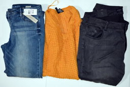 HE Department Store Shelf-Pull Junior's Clothing Lots