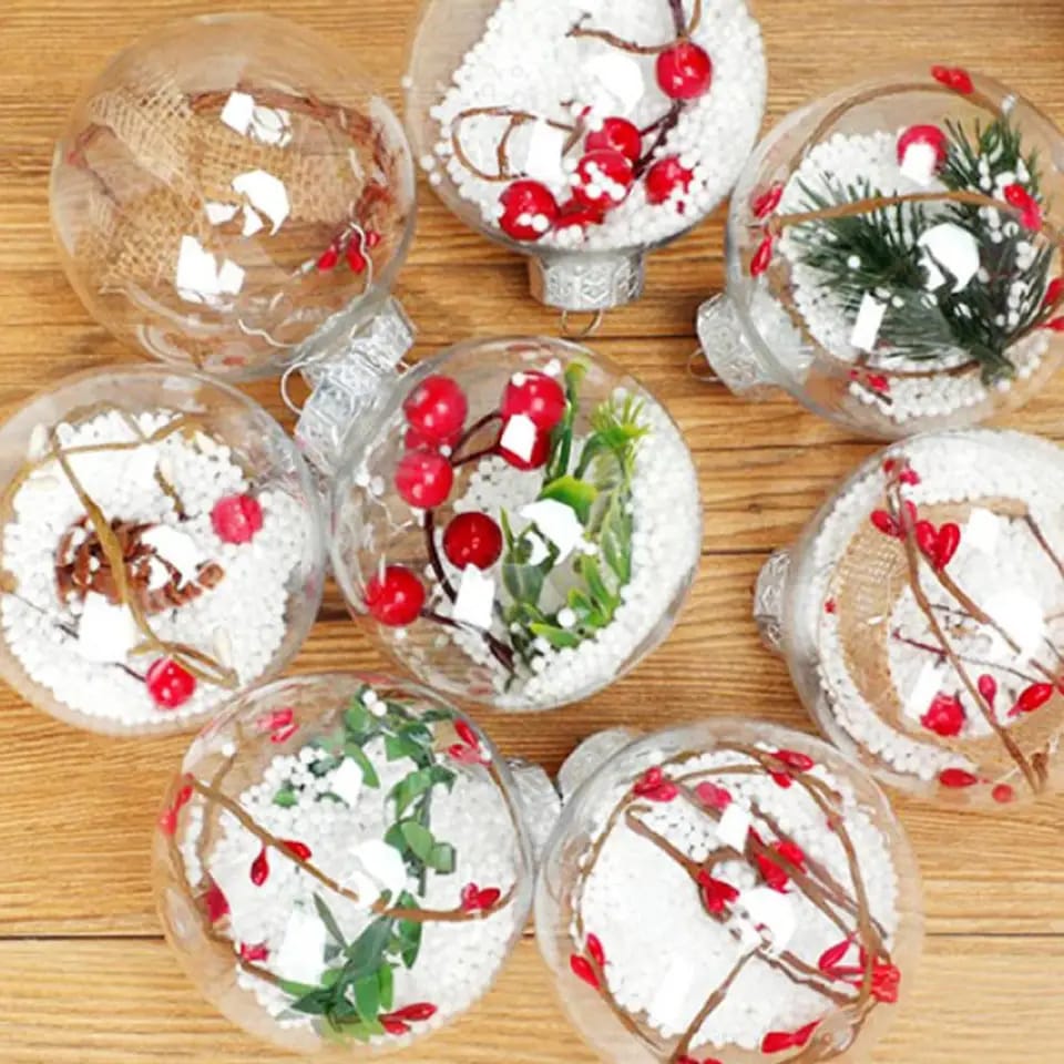 Christmas tree ornament balls_0