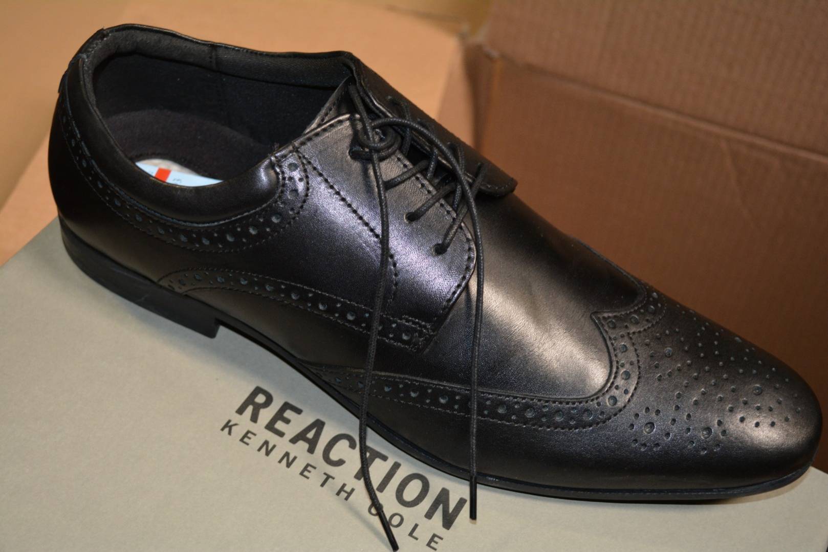 HE Department Store Shelf-Pull Men’s Branded Shoe Lots_12