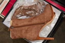 HE Department Store Shelf Pull Mostly Fall/Winter Women's Shoes 