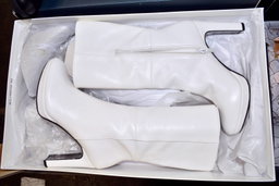 HE Department Store Shelf Pull Mostly Fall/Winter Women's Shoes 