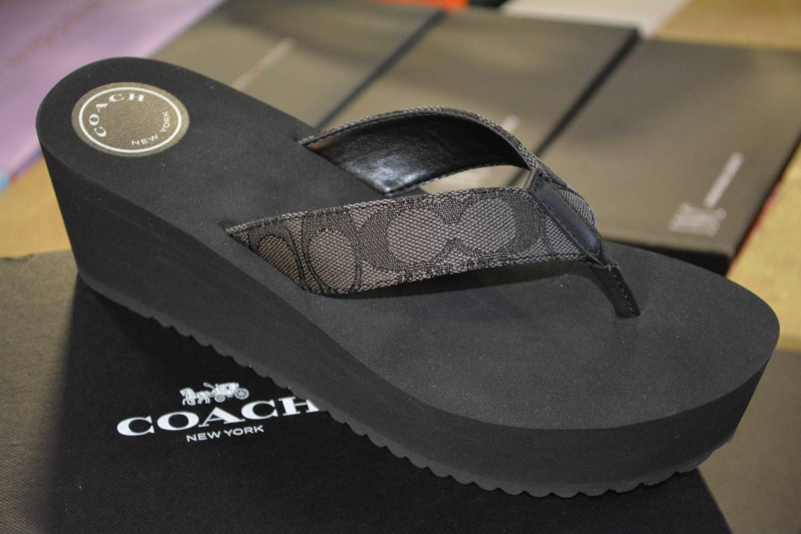 HE Department Store Shelf-Pull Women's Branded Shoe Lots_19