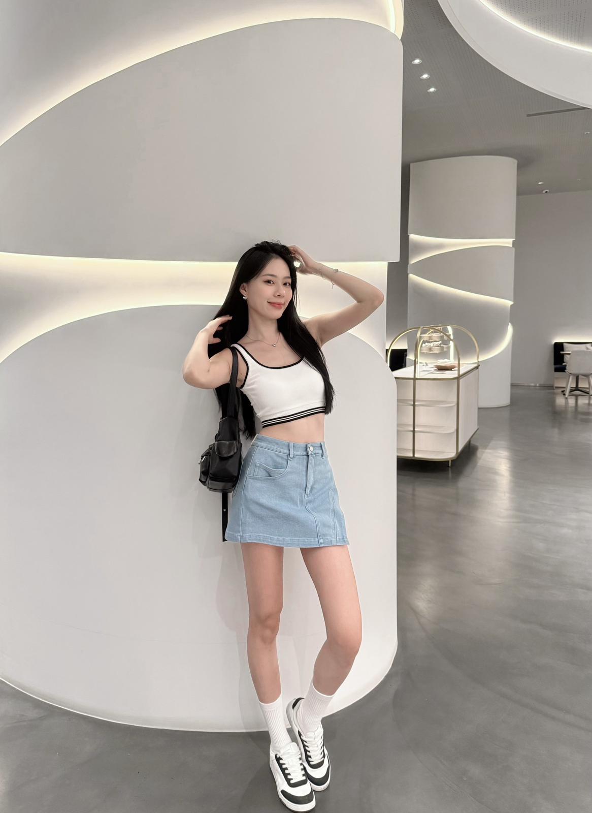 LVD TRICIA DENIM SKORTS (LIGHT WASH) 
