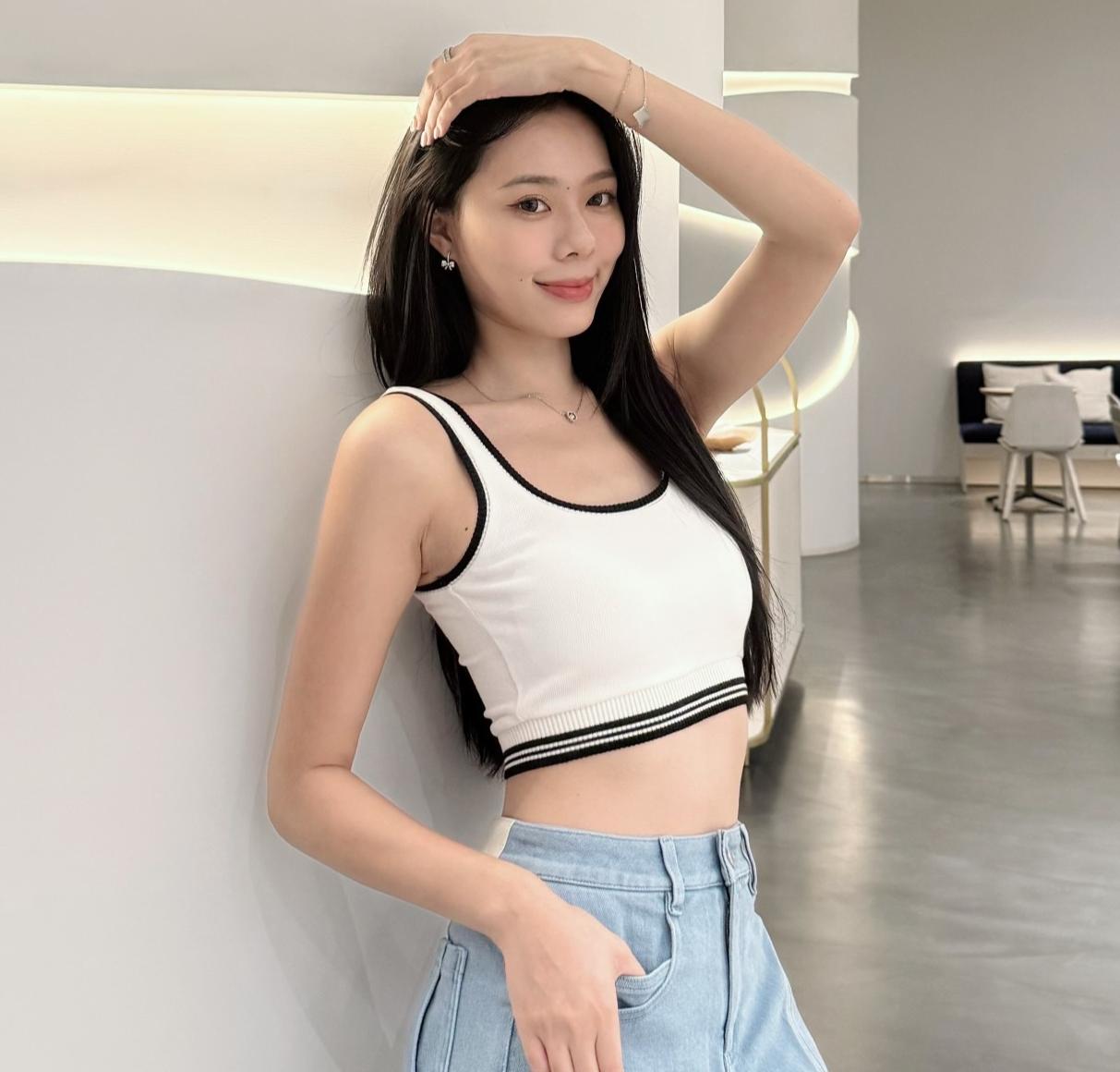 LVD CLASSIC KNIT TOP (WHITE)_2