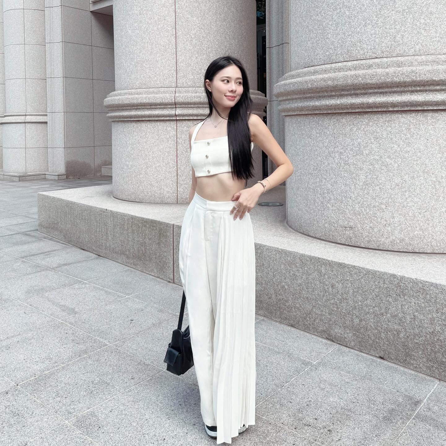 GWEN PLEATED FLARE PANTS (CREAM)_0