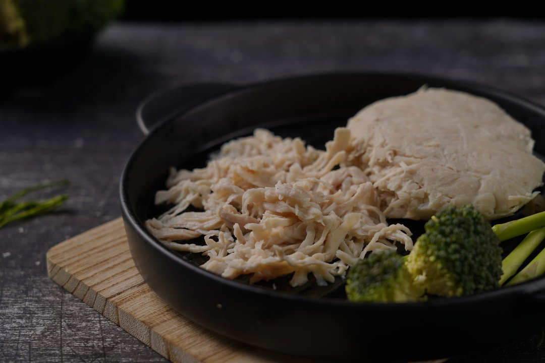 อกไก่ฉีกพริกไทยดำ Chicken Breast Shredded Black Pepper 1kg