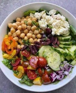 *ENSALADA MEDITERRÁNEA*
