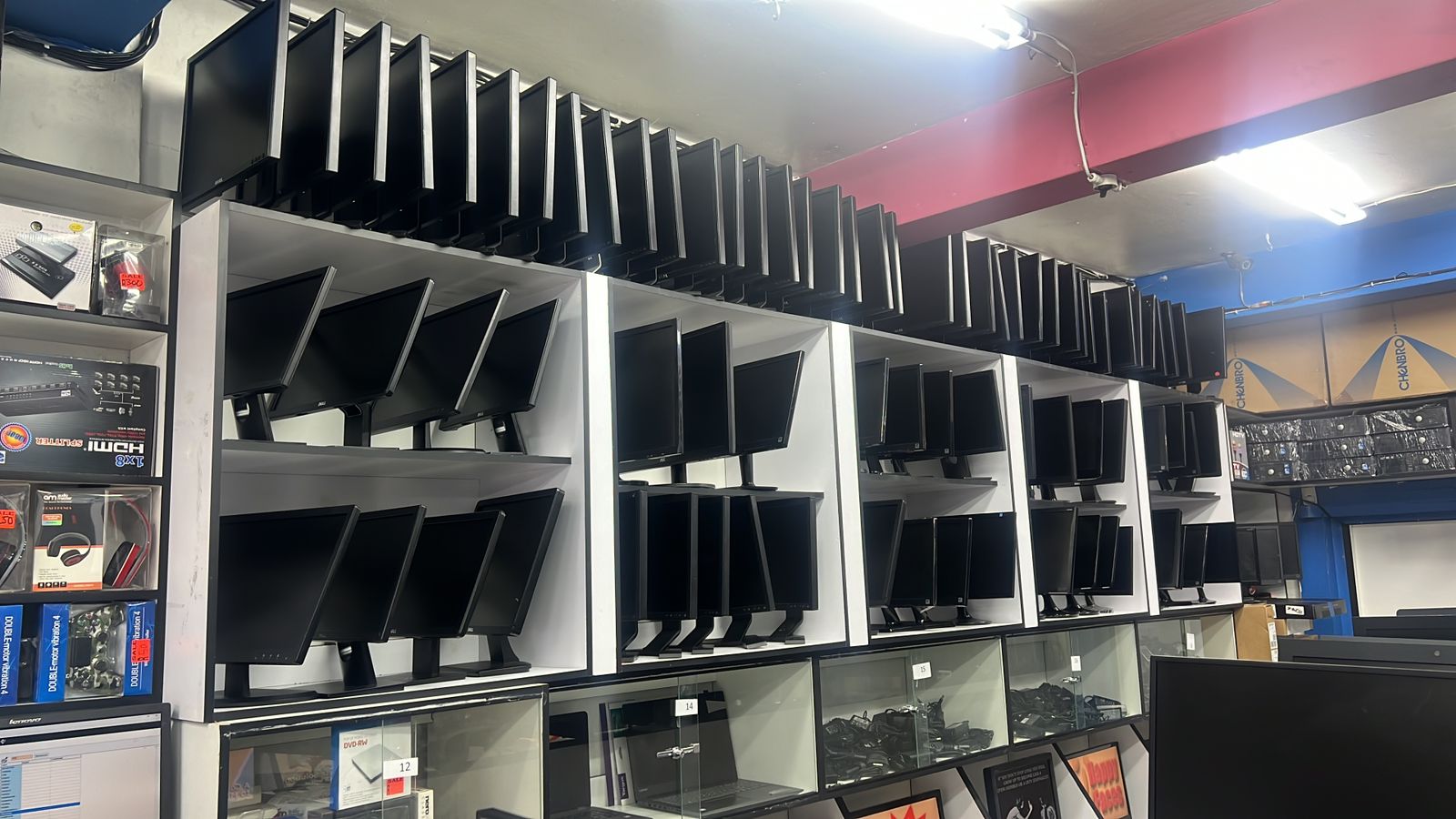Dell optiplex 9010,9020,990 Core i5 3rd generation 500gb hard drive 4gb ram 19 inch dell monitor Available in stock Refurbished Core 2 duo 320gb hard drive 2gb ram Dell latitude laptop Core i5 4th generation 500gb hard drive 4gb ram Available in stock refurbished. Whatsapp : 0834432791_1