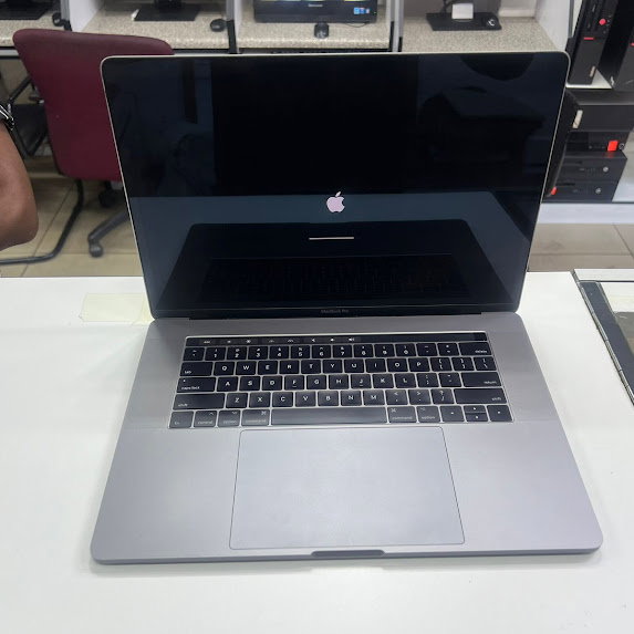 Apple MacBook Pro 15" 2017 i7 TouchBar Whatsapp : 0834432791 _1