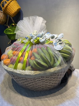 Large fruit basket 