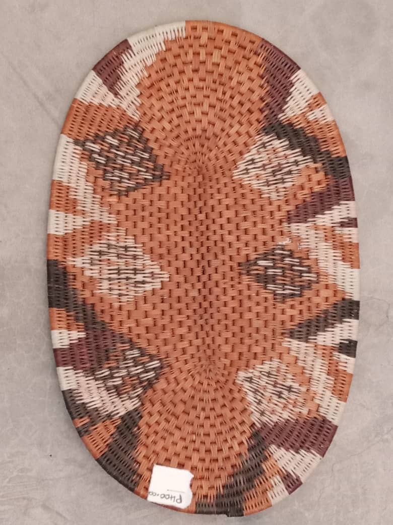 Canoe shape basket_0