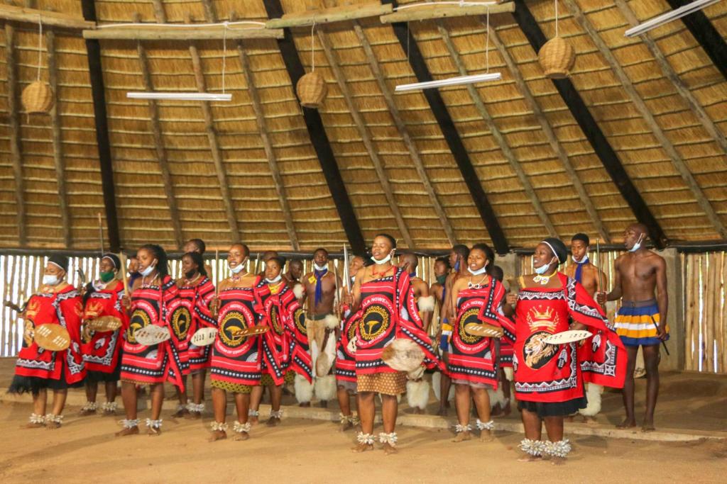 Eswatini: Cultural Tour with Glassblowing and Candle Making_2