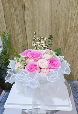 Fresh flower cake