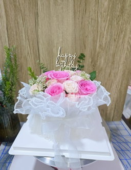 Fresh flower cake