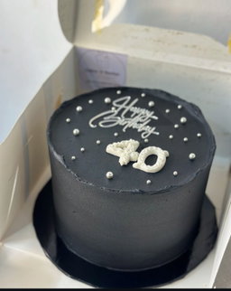 10 inches 2 Layers Buttercream cake 