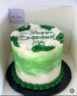 8 inches 3 Layers Buttercream cake 