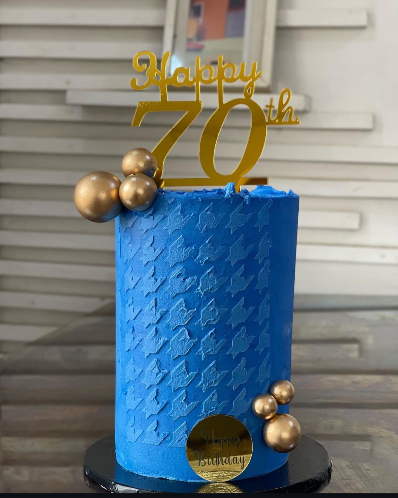 6 inches 3 Layers Buttercream cake  _2