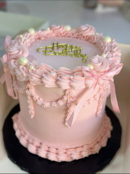 6 inches 3 Layers Buttercream cake  