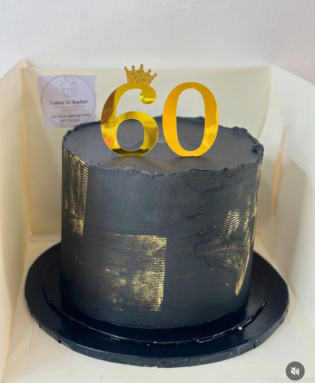 10 inches 3 Layers Buttercream cake  