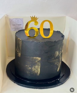 10 inches 3 Layers Buttercream cake  