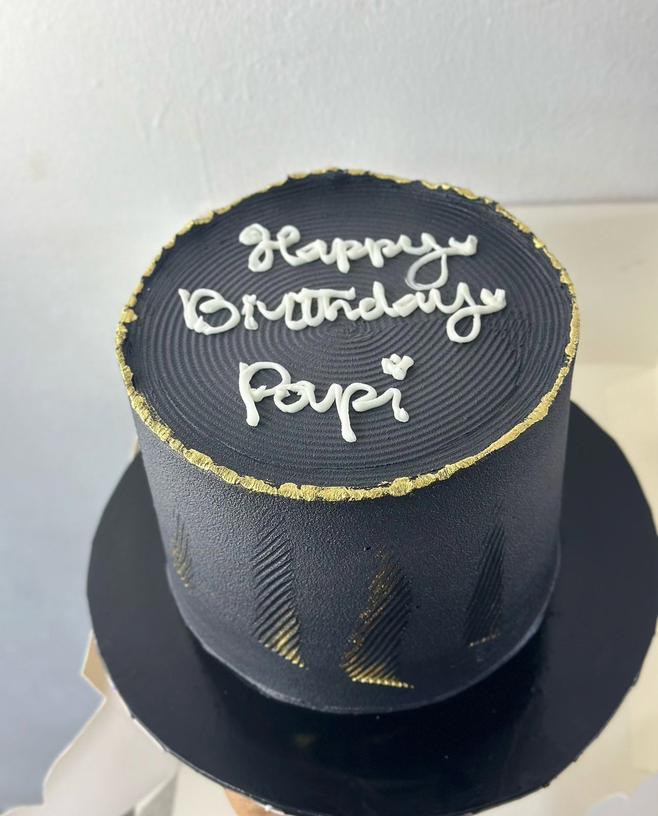 6 inches 2 Layers Buttercream cake  _2
