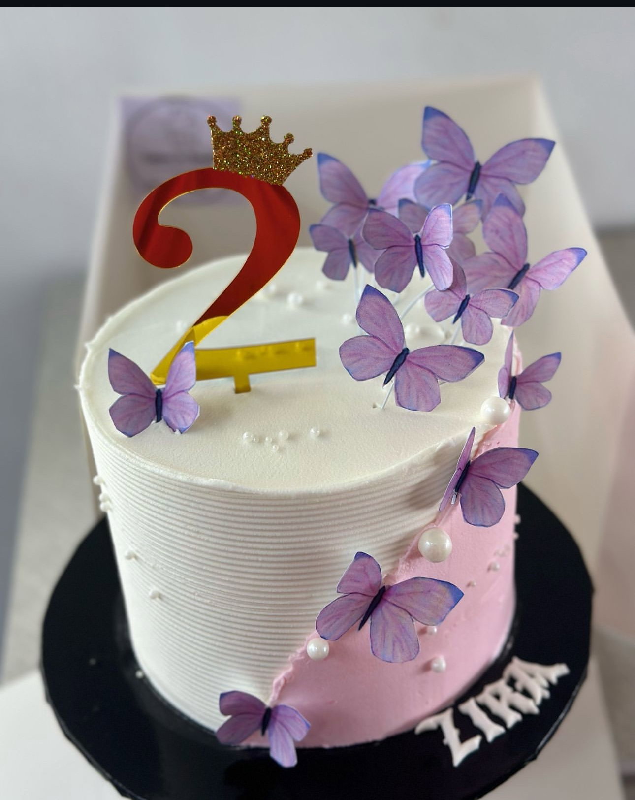 6 inches 2 Layers Buttercream cake  _6