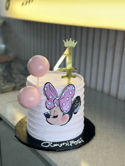 6 inches 3 Layers Buttercream cake  