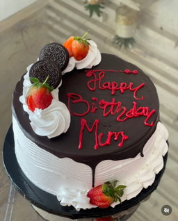 8 inches 1 Layer Whipped cream cake 