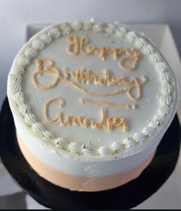 9 inches 3 Layers Buttercream cake   